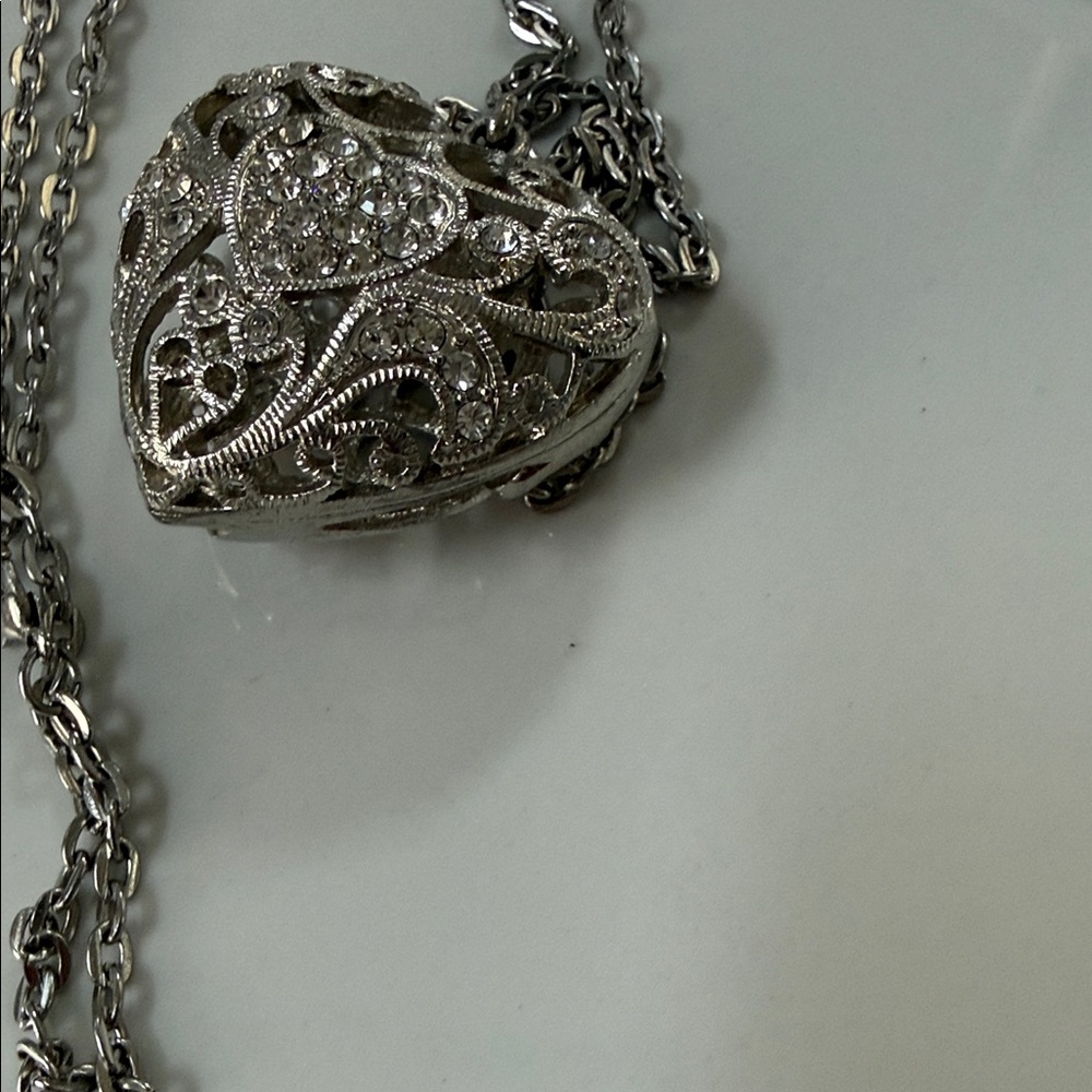 Sterling Silver Heart Pendant Necklace - Silver - Picture 5 of 8